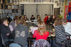 Dans le cadre du programme européen Leonardo, l’équipe accueille 2 lycéennes stagiaires et une enseignante de l’école lettone de Liepaja, pour un parcours de formation culturelle et professionnelle au lycée Jean Guéhenno.