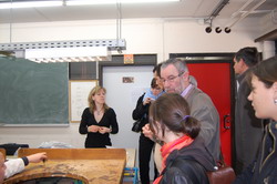 Rencontre dans le cadre du programme européen Comenius à l’école belge IATA de Namur, lycéens belges, enseignants et professionnels du bijou…